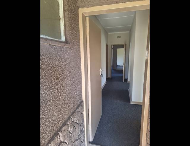 3 BEDROOM HOUSE FOR SALE IN VANDERBIJLPARK CE 2